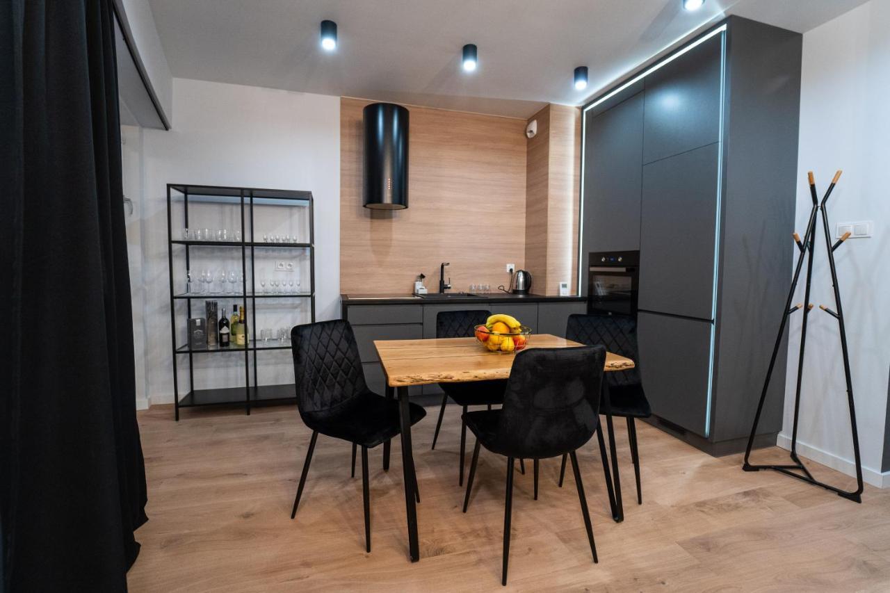 Ferienwohnung Panorama Capital Tito - 16 Pietro Rzeszów Exterior foto