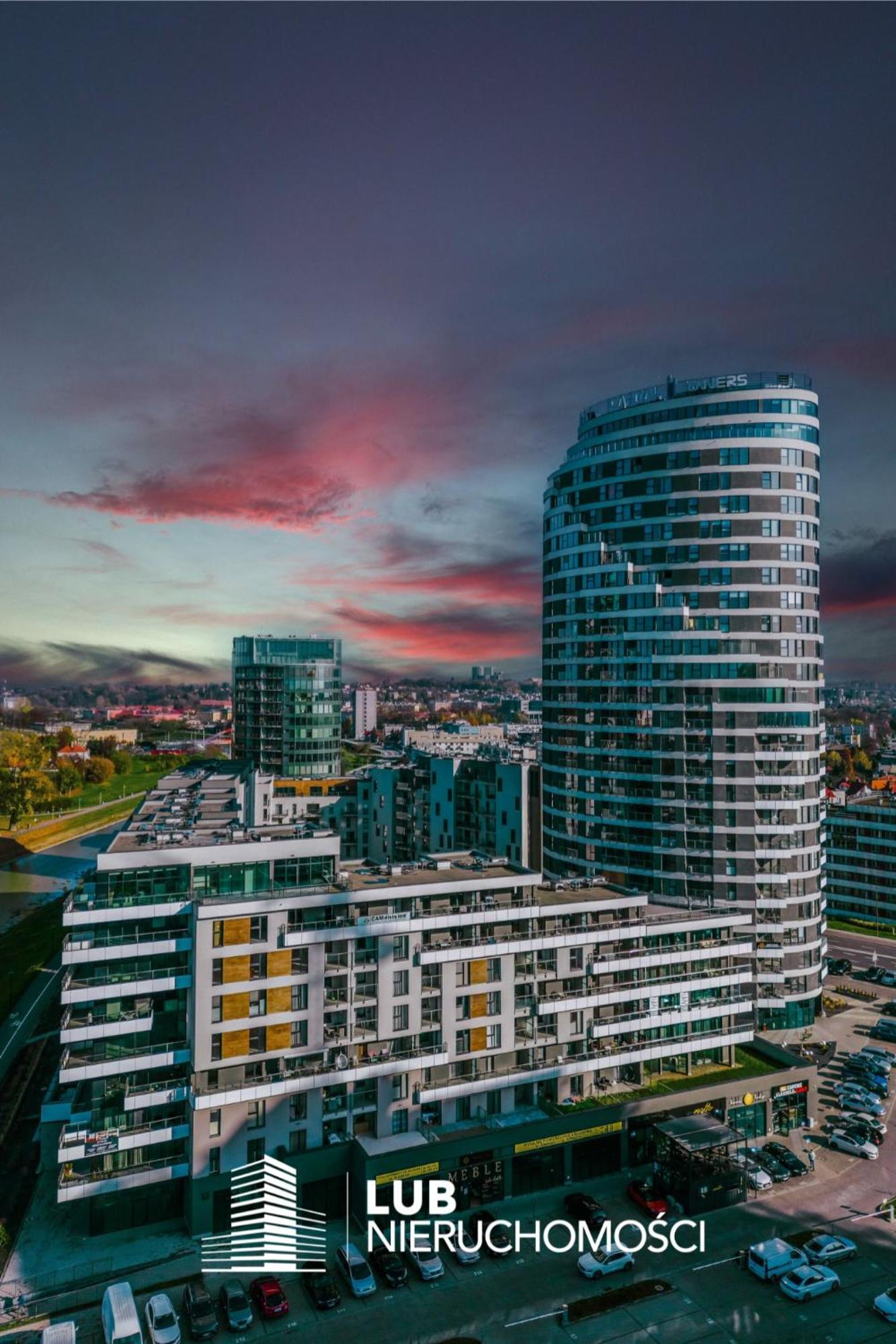 Ferienwohnung Panorama Capital Tito - 16 Pietro Rzeszów Exterior foto
