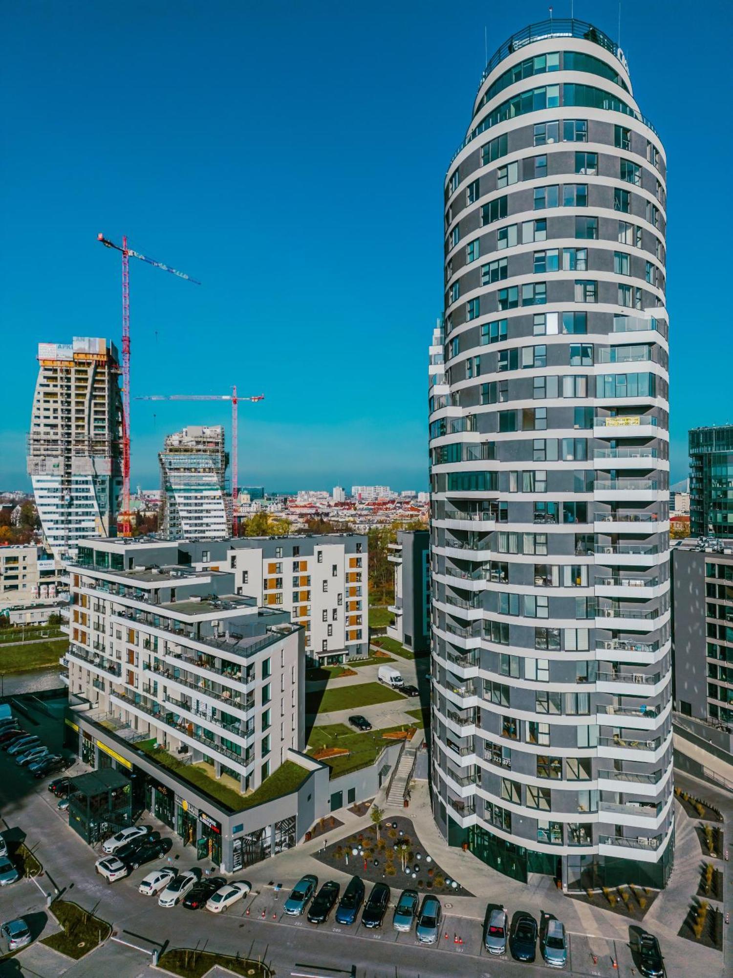 Ferienwohnung Panorama Capital Tito - 16 Pietro Rzeszów Exterior foto